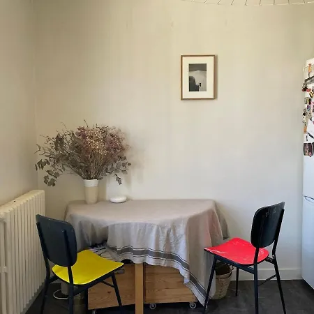 Διαμέρισμα Parisian With Balcony Canal St Martin Παρίσι