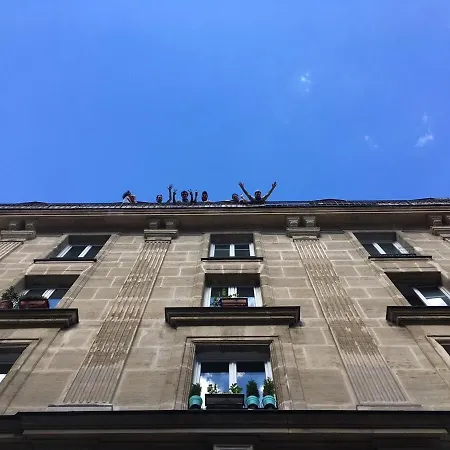 Parisian With Balcony Canal St Martin *